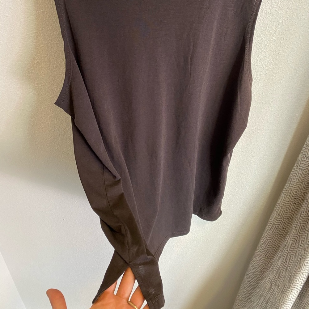 Chaser side slit tank